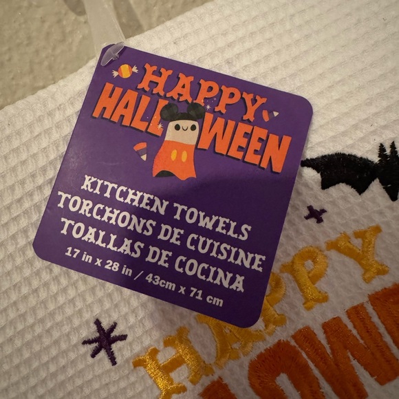 DISNEY MICKEY MOUSE HALLOWEEN KITCHEN TOWELS - Picture 2 of 4